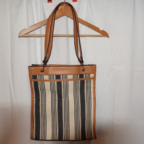 NWOT Jones New York Signature Bag Tan Blue White Stripe, Outside pocket - Picture 4 of 14